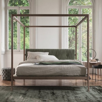 Porada Ziggy Four Poster Bed